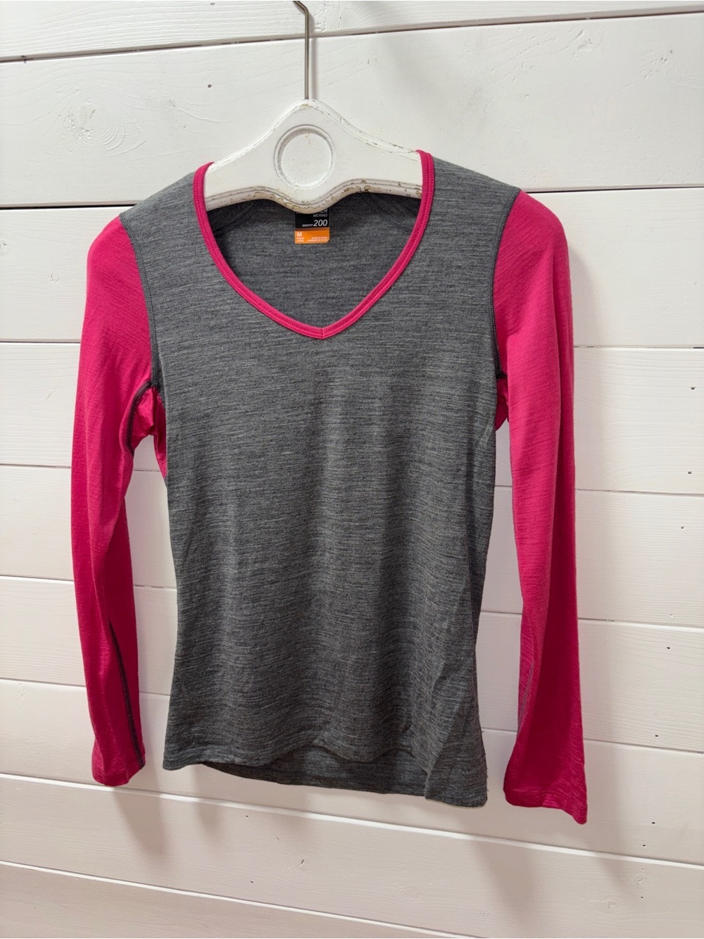 Icebreaker 200 Long-Sleeve Base Layer – Grey & Pink – Size M - Picture 3 of 11